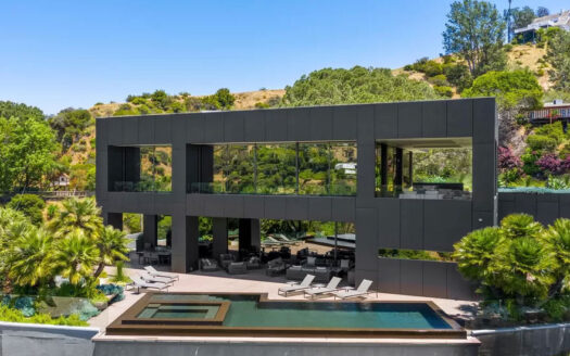 Ultramodern House in Beverly Hills